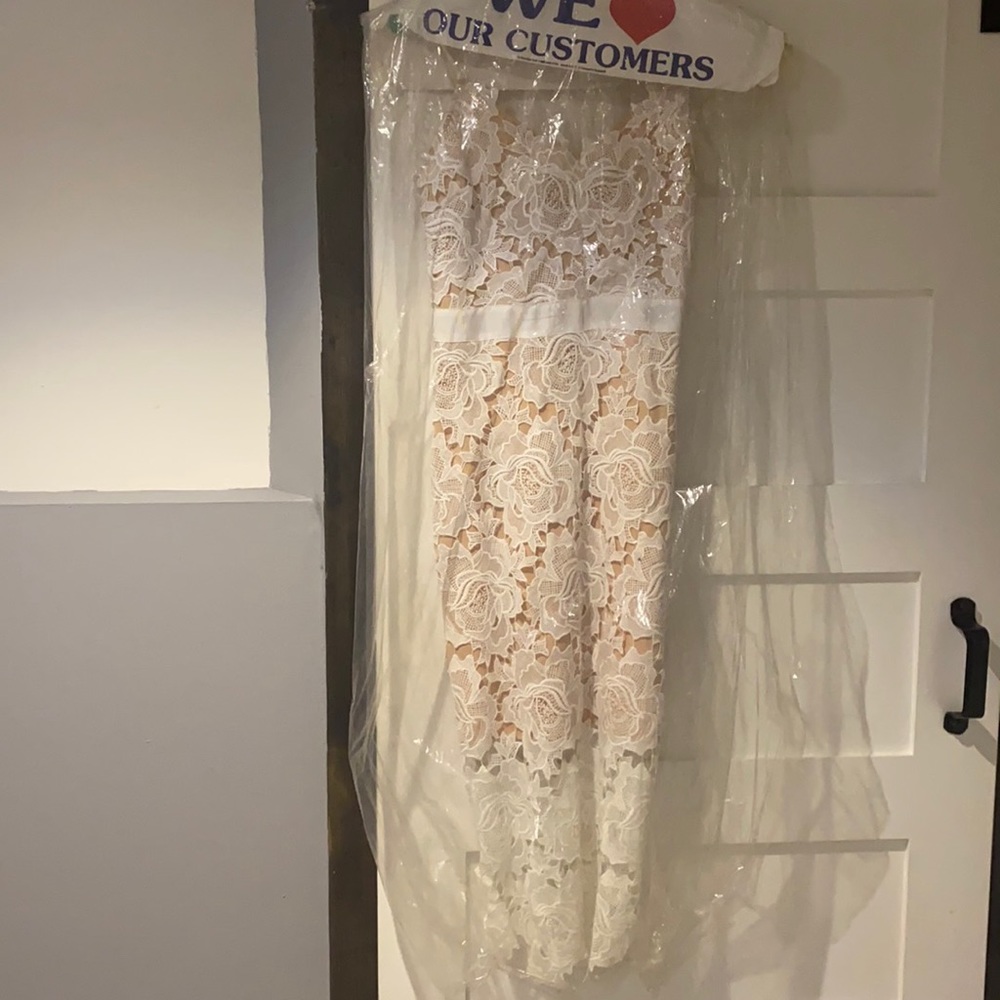 Good Night Macaroon size M white dress